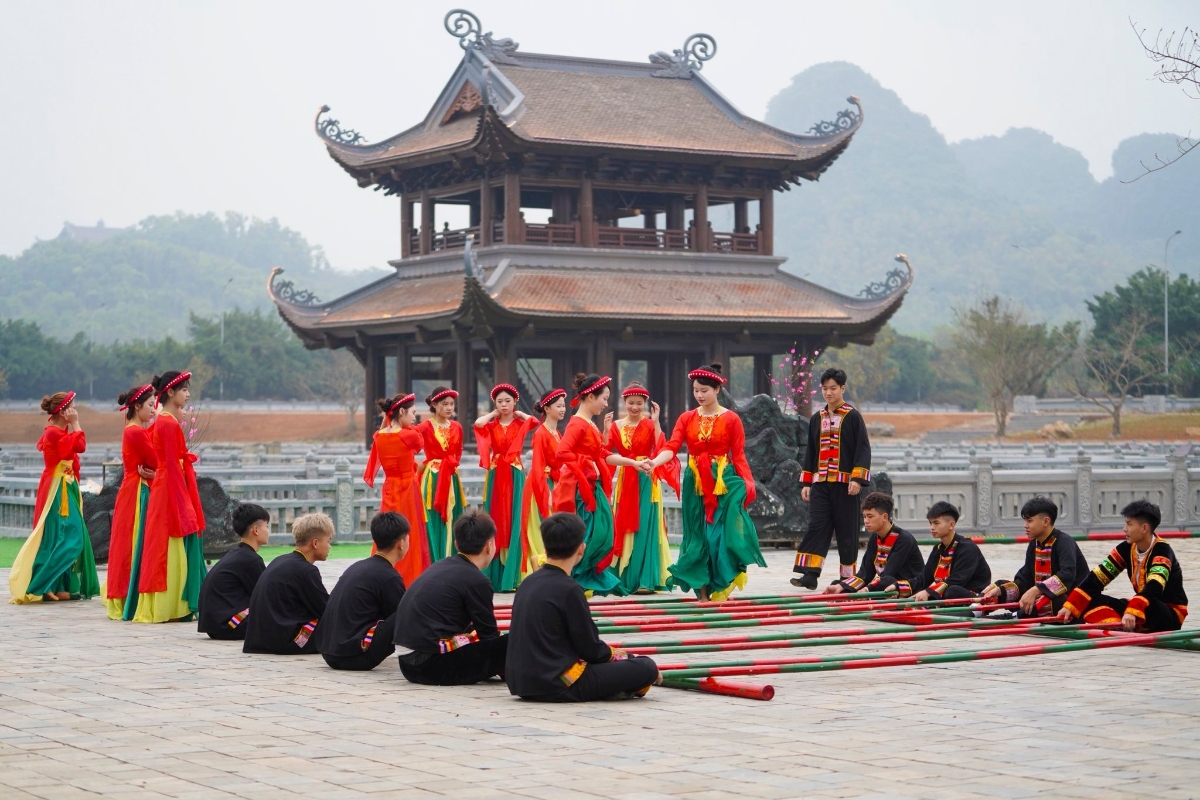 Hoạt động biểu diễn văn hóa truyền thống phục vụ khách tham quan